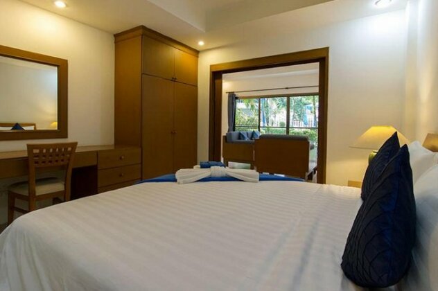 The Club Residence by Alexanders - Photo3
