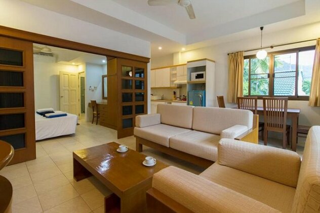 The Club Residence by Alexanders - Photo4
