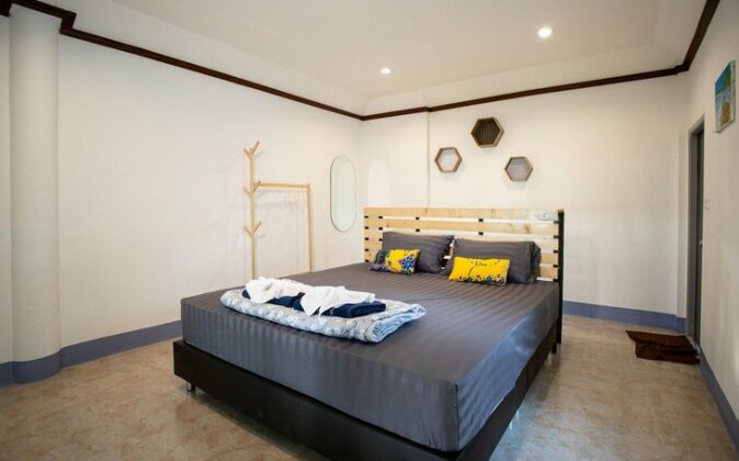 Bangben Beachfront Resort - Photo2
