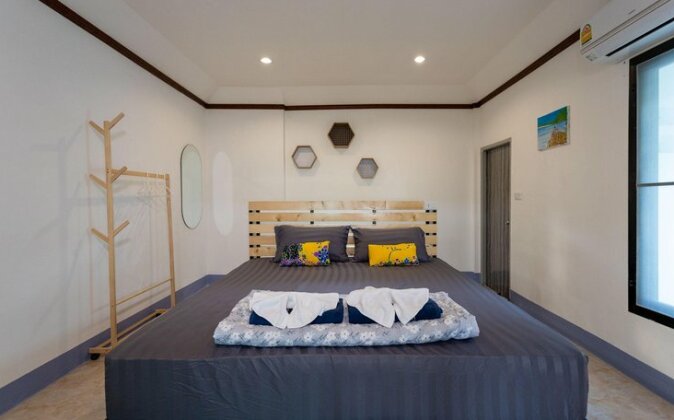 Bangben Beachfront Resort - Photo4