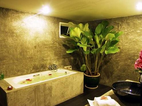 3rd Street Cafe & Guesthouse - Photo5