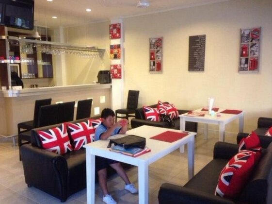 Aurora Guesthouse Karon - Photo2