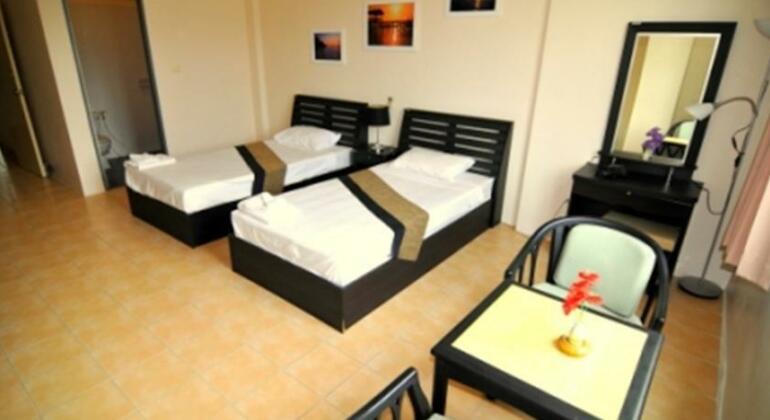 Beach Breeze Guesthouse - Photo2
