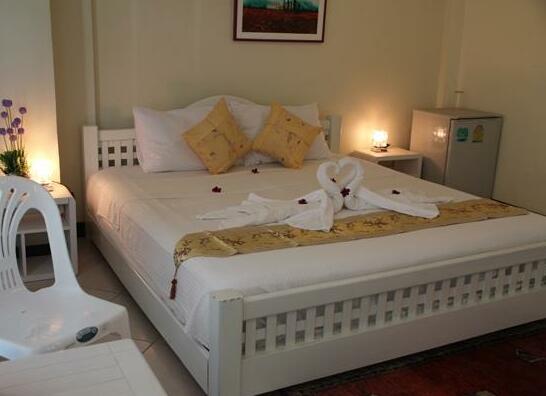 Chanisara Guesthouse - Photo4