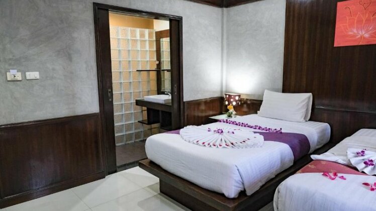 EBS Phuket Hostel - Photo2