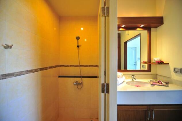 Kata Blue Sea Resort - Photo4