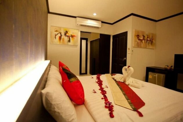 Kata Green Beach Hotel - Photo4