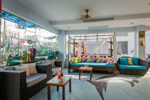 ON Hotel Phuket - Photo4