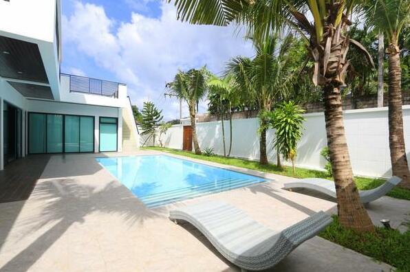 Modern Private Pool Villa Near Patong - Photo2