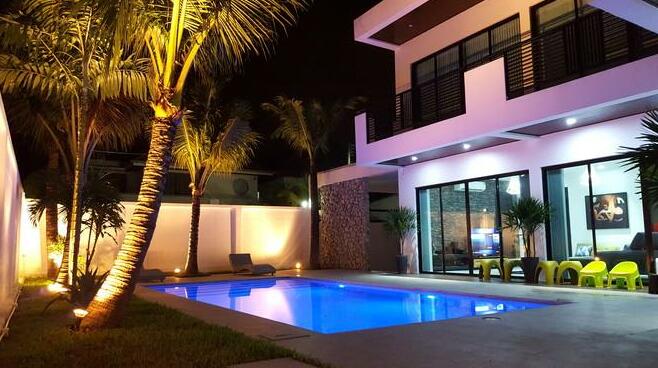 Modern Private Pool Villa Near Patong - Photo3