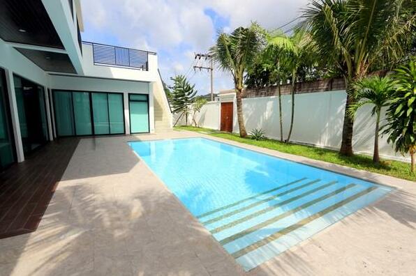 Modern Private Pool Villa Near Patong - Photo4