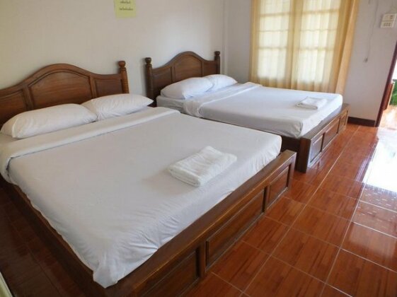  Photo 1