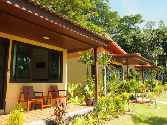 AT Bangsak Resort - Photo4