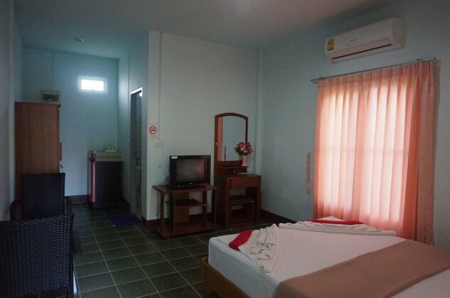 Bangsak Hut - Photo3