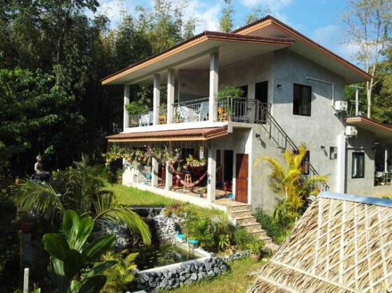 Nananuira Apartment and Room