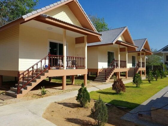 Poolside Bungalows - Photo3