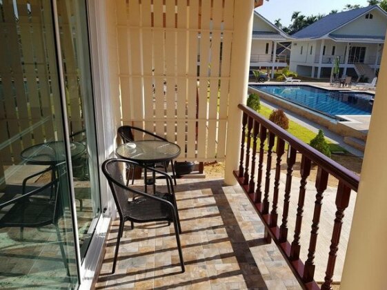 Poolside Bungalows - Photo4