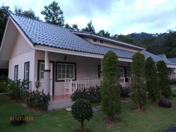 Suksompong Resort - Photo3