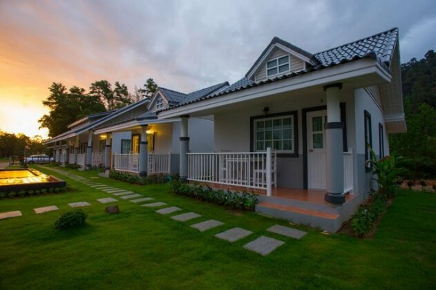 Suksompong Resort - Photo4
