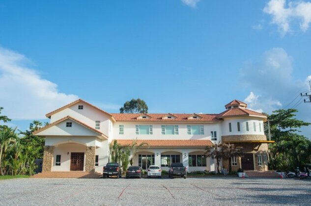 Villa Blanca Hotel & Restaurant
