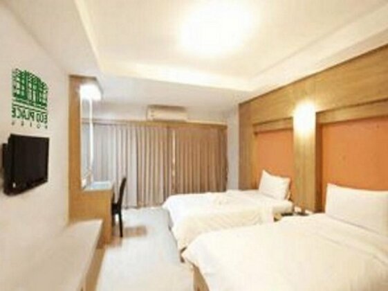 Eco Place Hotel - Photo2