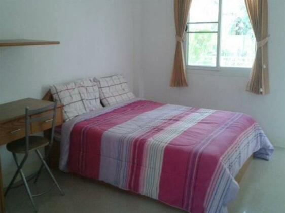 Helen Place - Photo2