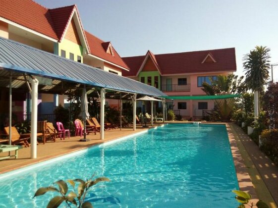 Peace Pool Resort