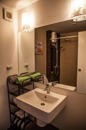 B35M Mosaic Condominium - Photo4