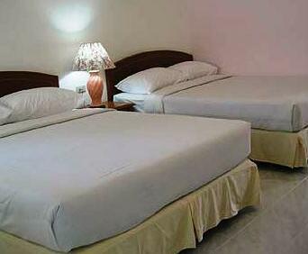 Pim Beach Hotel - Photo4