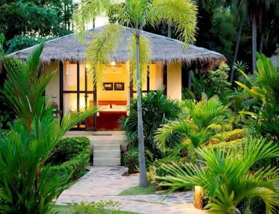 Amber Sands Beach Resort - Photo3