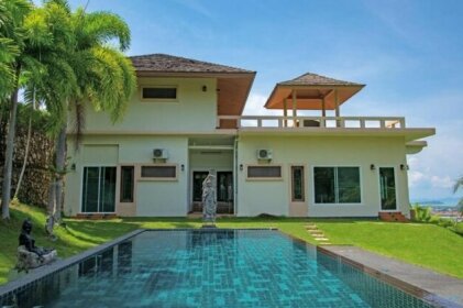 Luxurious ocean view villa with Private Pool and Jacuzzi