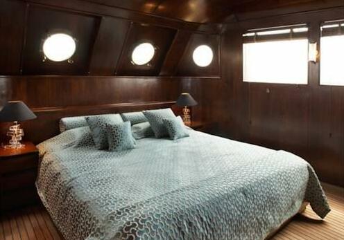 Luxury Yacht MM2 - Photo2