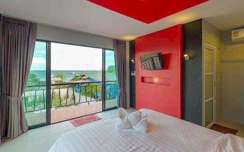Koh Larn F C - Photo2