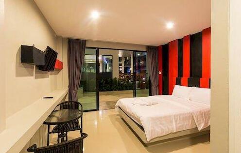 Koh Larn F C - Photo3