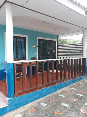 Poopreaw Koh Larn - Photo3