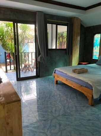 Poopreaw Koh Larn - Photo4