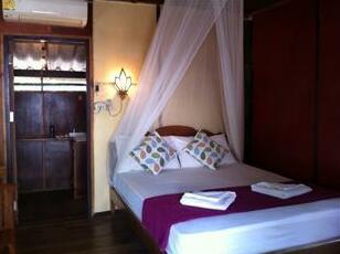 Beautiful Restaurant & Room - Photo3