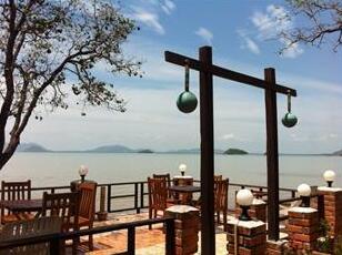 Beautiful Restaurant & Room - Photo5