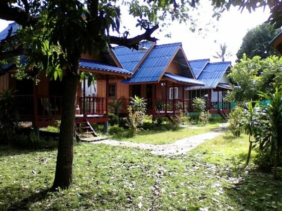  Photo 2