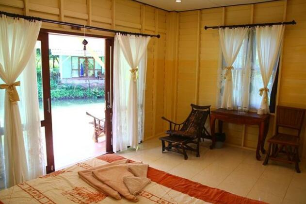 Riverside Resort - Photo5