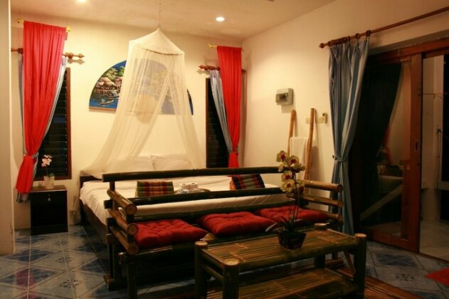 Hinkong Hut - Photo2