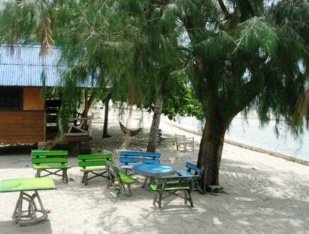 Pinks Bungalows - Photo3