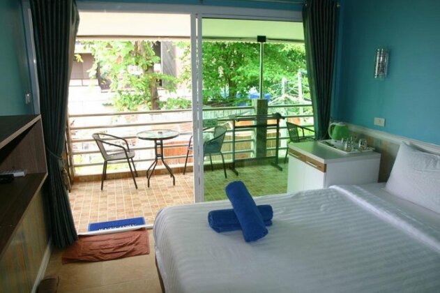 Blue Dolphin Resort - Photo3