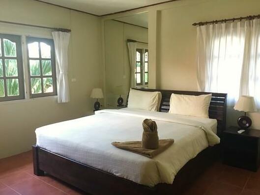 Spacious Beachfront Apartment 2 - Photo4