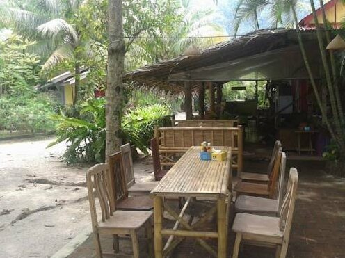 Bananas Resort & Restaurant - Photo2