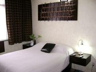 Bussaba Thai Hostel - Photo3
