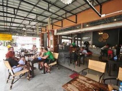 Hometel Hotel - Photo2