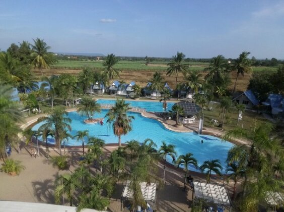 Castle Howchow Beach Resort Hotel - Photo2