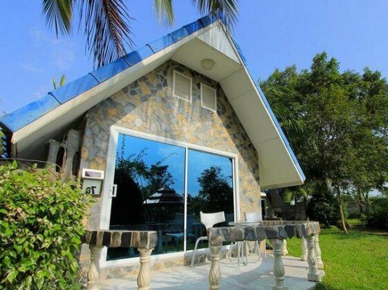 Castle Howchow Beach Resort Hotel - Photo3