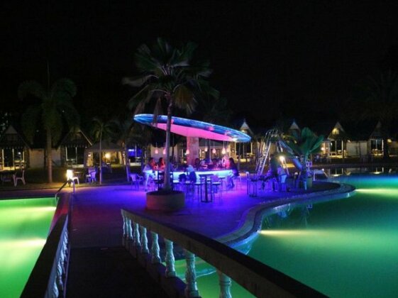 Castle Howchow Beach Resort Hotel - Photo4